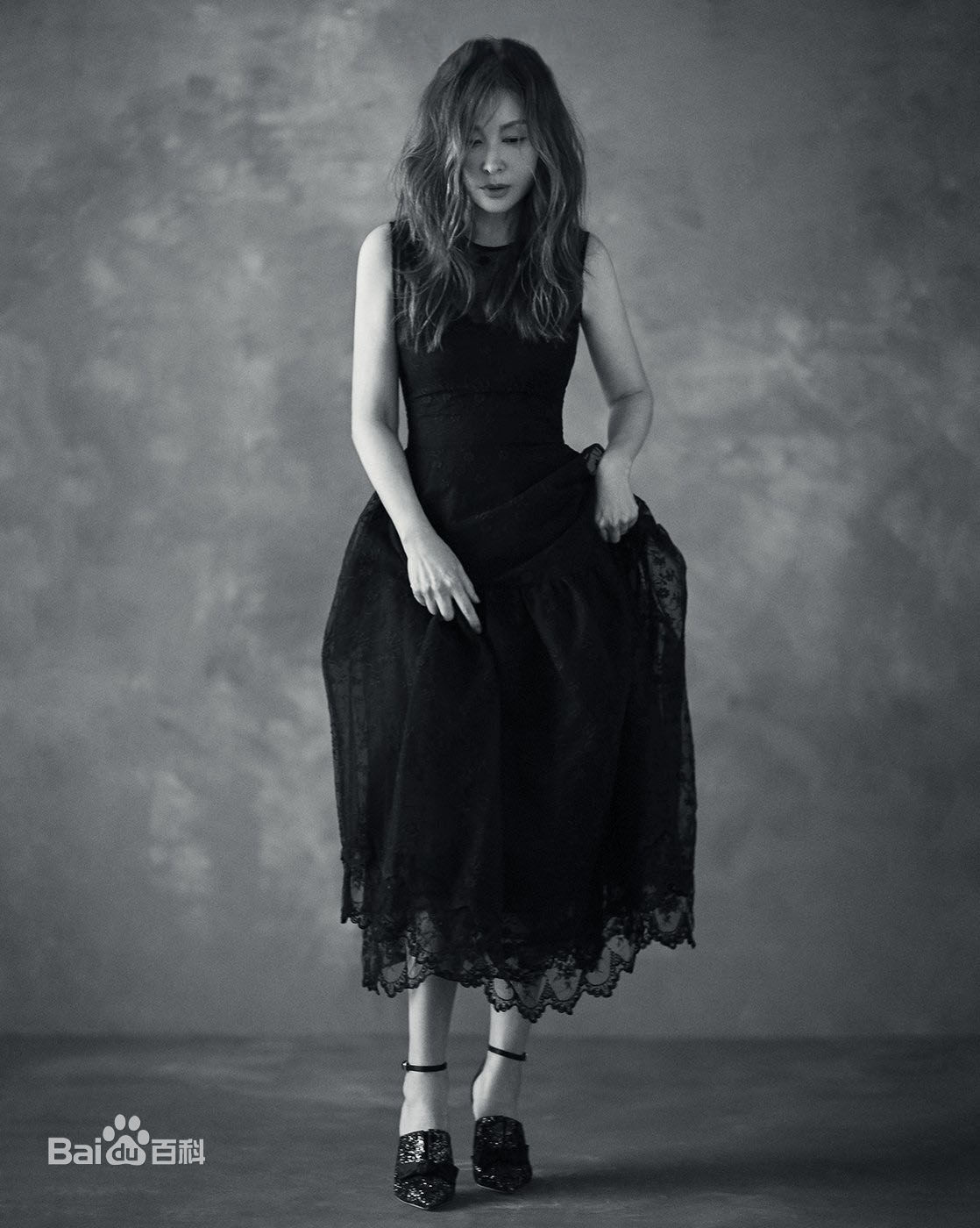 李美淑(，Lee Mi Sook)2018年4月号VOGUE壁纸壁纸