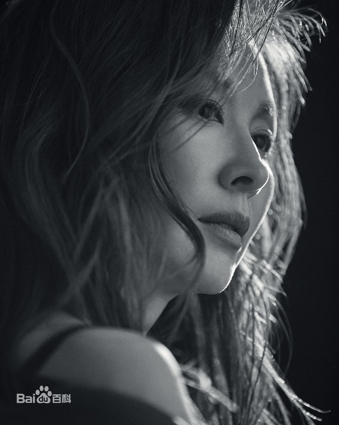 李美淑(，Lee Mi Sook)2018年4月号VOGUE壁纸壁纸