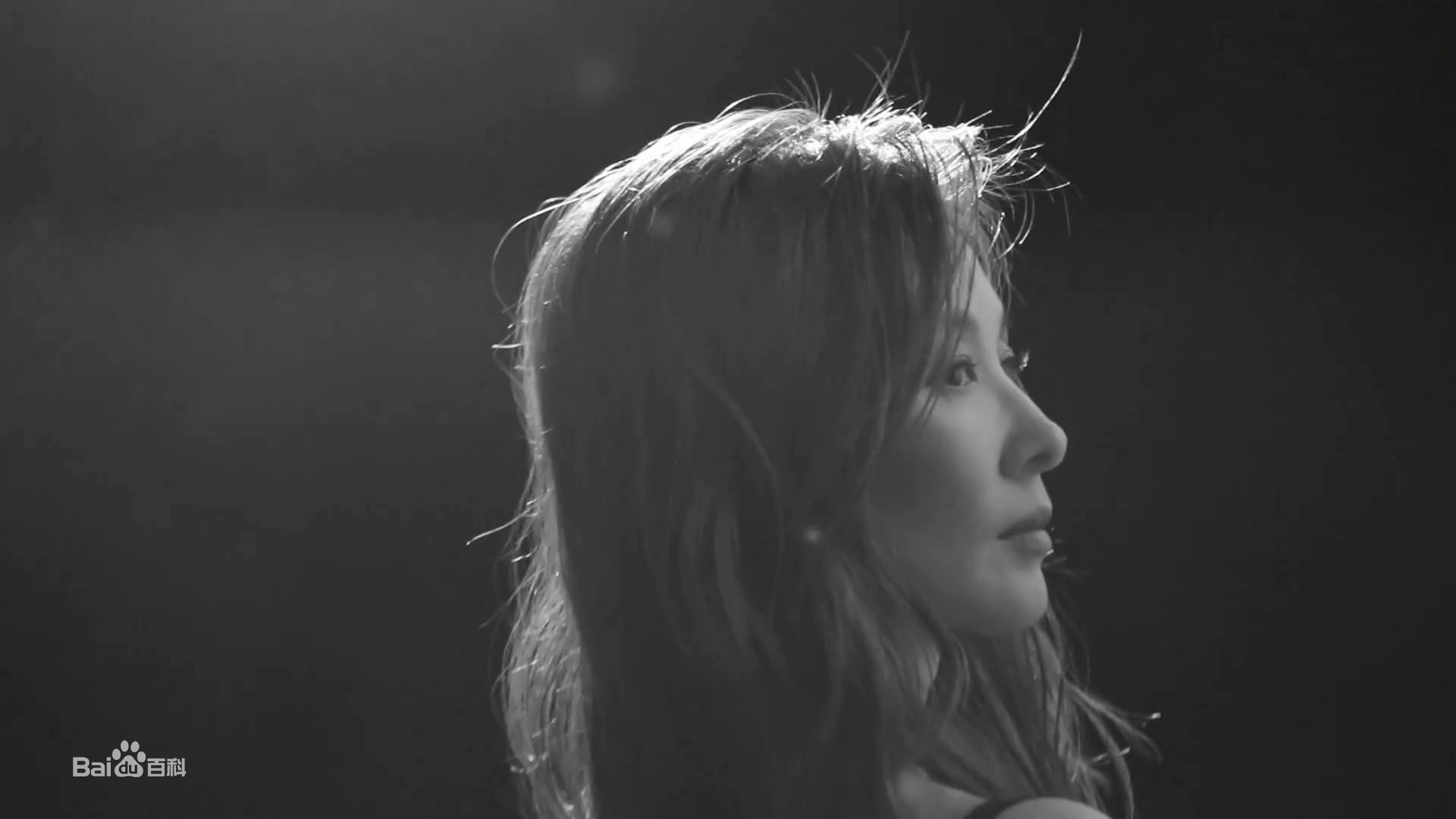 李美淑(，Lee Mi Sook)2018年4月号VOGUE壁纸壁纸