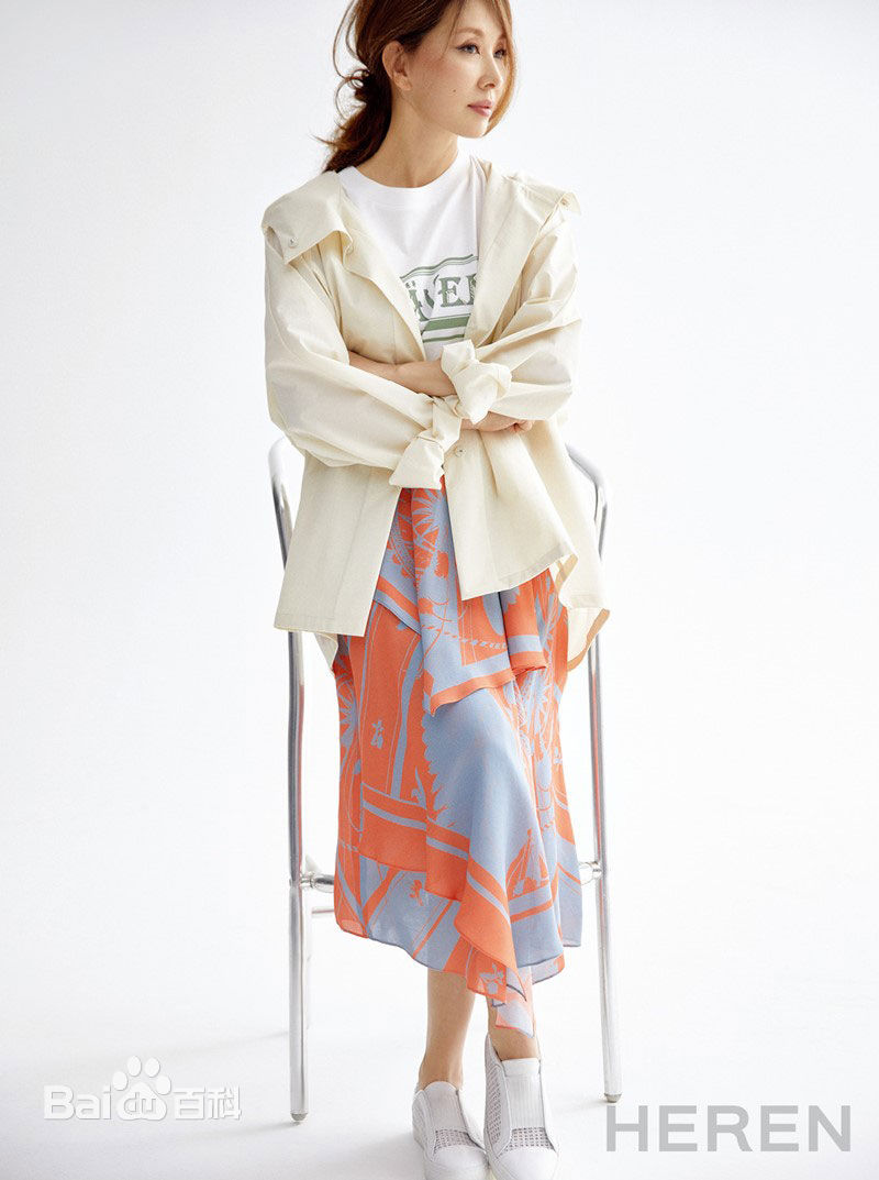 李美淑(，Lee Mi Sook)2018年4月号HEREN生活照