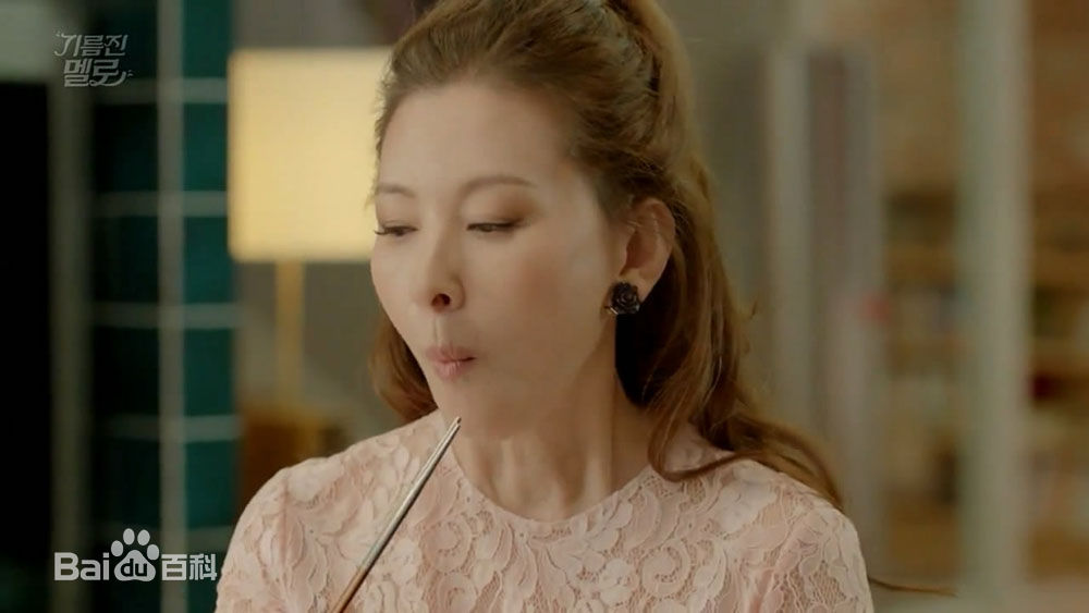 李美淑(，Lee Mi Sook)2018年5月油腻的浪漫前后照片