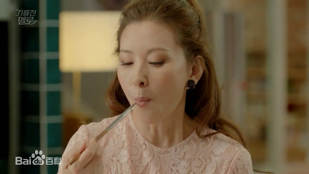 李美淑(，Lee Mi Sook)2018年5月油腻的浪漫前后照片