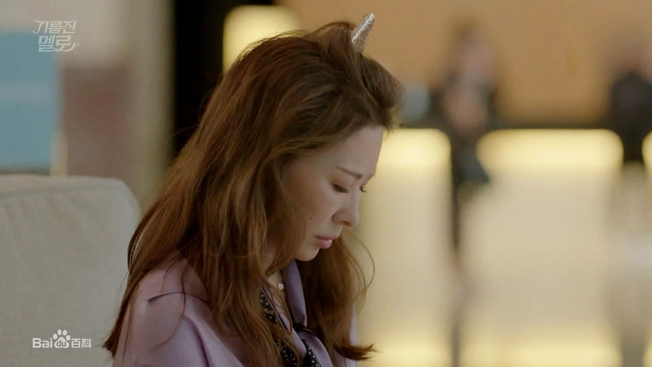 李美淑(，Lee Mi Sook)2018年5月油腻的浪漫前后照片