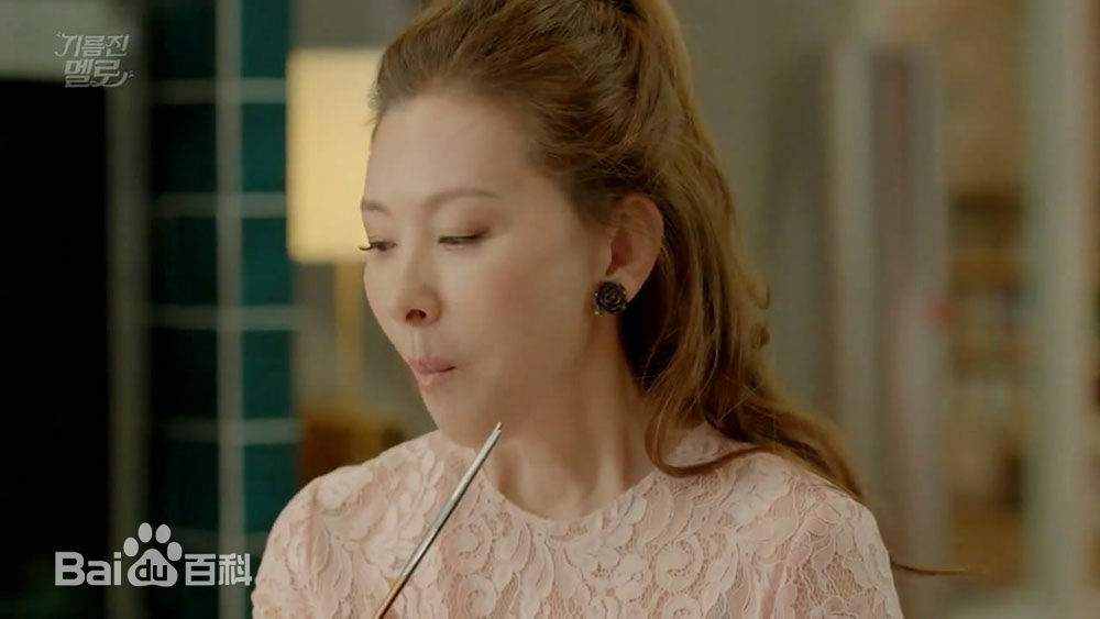 李美淑(，Lee Mi Sook)2018年5月油腻的浪漫前后照片