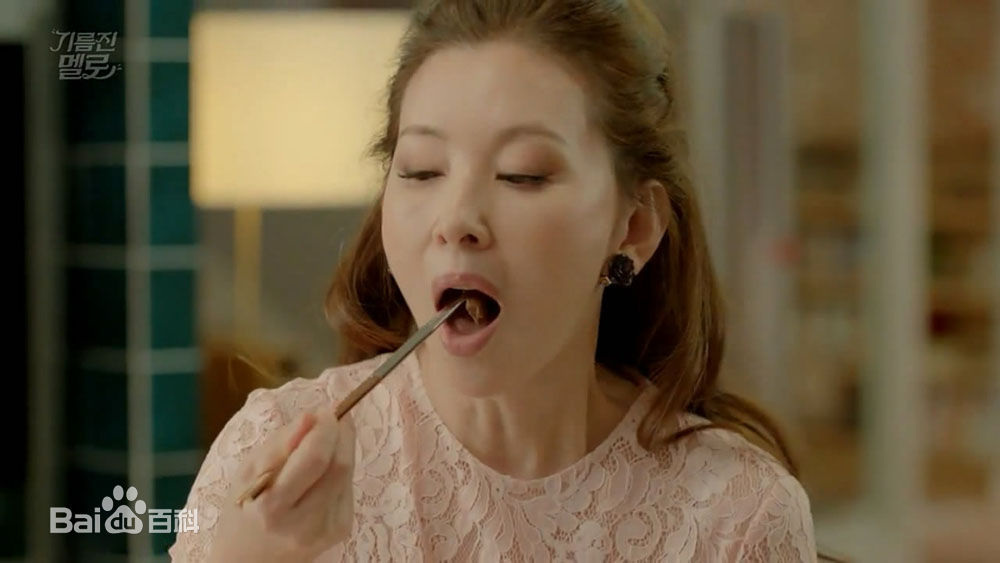 李美淑(，Lee Mi Sook)2018年5月油腻的浪漫前后照片