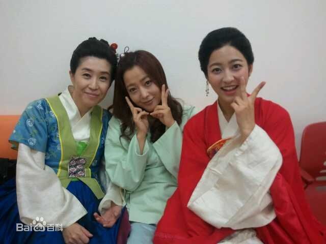 朴世荣(Park Se Young、パクセヨン) 生活照素颜照壁纸