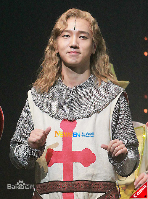 金钟云、艺声(/Kim Jong Woon、/Ye Sung)金钟云前后照片