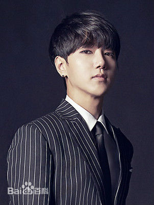 金钟云、艺声(/Kim Jong Woon、/Ye Sung)金钟云前后照片