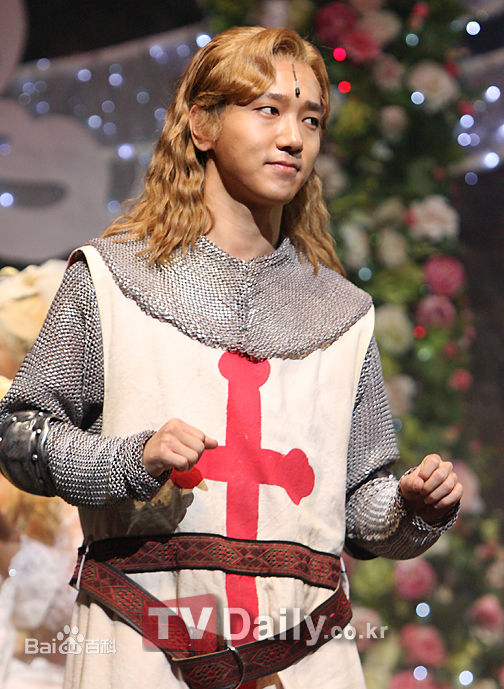 金钟云、艺声(/Kim Jong Woon、/Ye Sung)金钟云前后照片