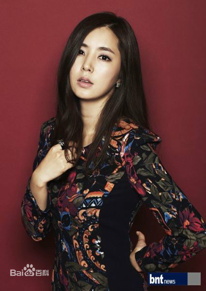 韩彩雅(/Han Chae-ah)高清时尚杂志图册