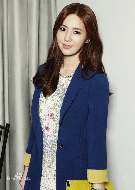 韩彩雅(/Han Chae-ah)高清时尚杂志图册