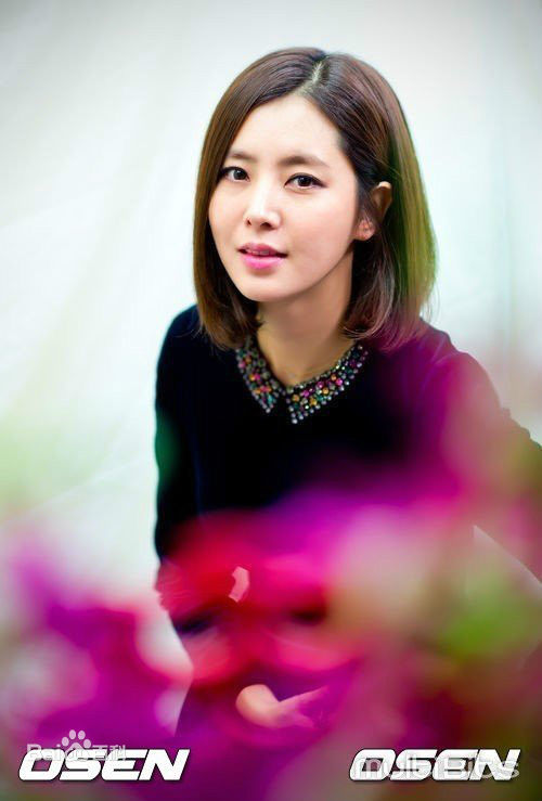 韩彩雅(/Han Chae-ah)新闻图前后照片