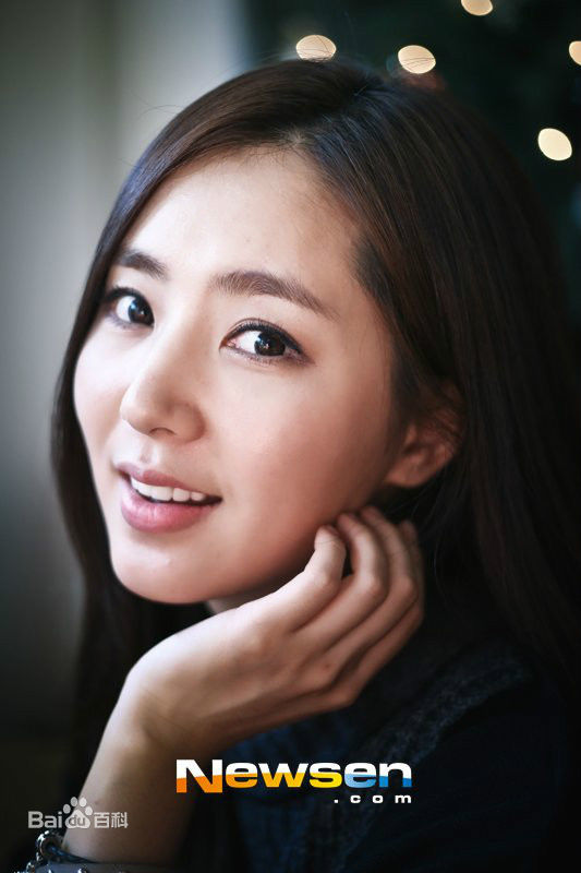 韩彩雅(/Han Chae-ah)新闻图前后照片