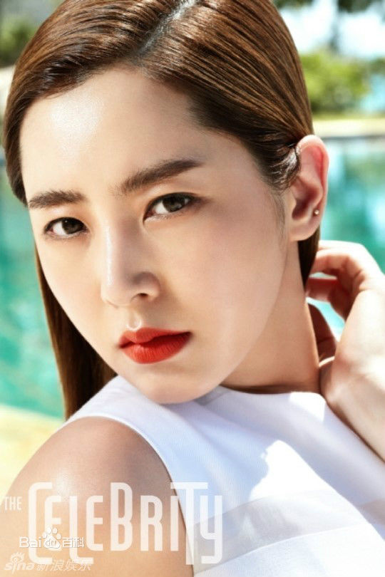 韩彩雅(/Han Chae-ah)最新个人图集