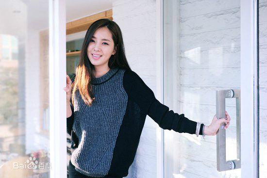 韩彩雅(/Han Chae-ah)最新个人图集