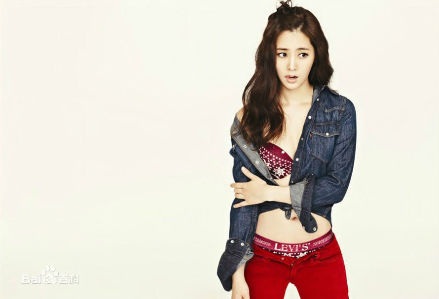 韩彩雅(/Han Chae-ah)代言风采壁纸壁纸