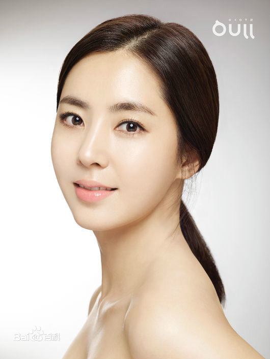 韩彩雅(/Han Chae-ah)代言风采壁纸壁纸