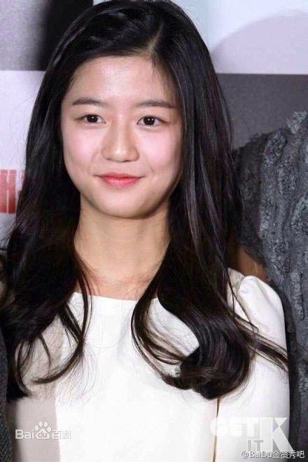 金贤秀(；Kim Hyeon-soo)出席活动照性感图片图集