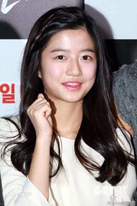 金贤秀(；Kim Hyeon-soo)出席活动照性感图片图集