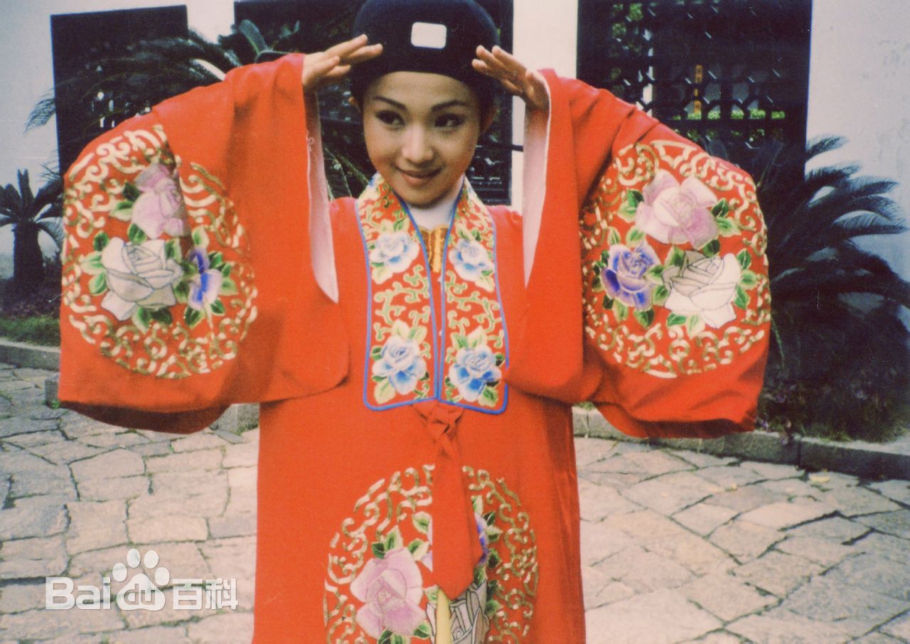 最新张伊菡性感图片