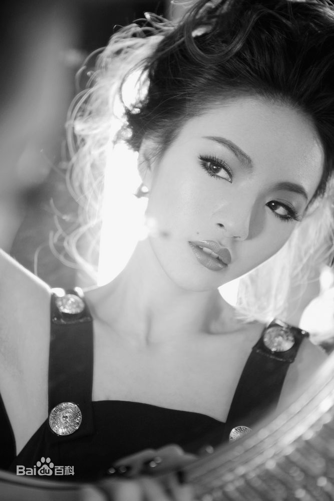 胡灵(Kiki Hu)2012《致 亲爱的女孩》专辑