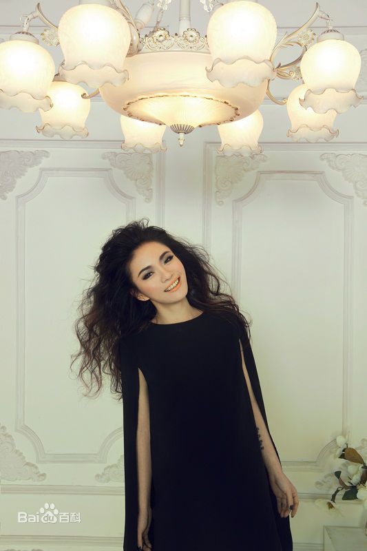 胡灵(Kiki Hu)的个人图册壁纸壁纸