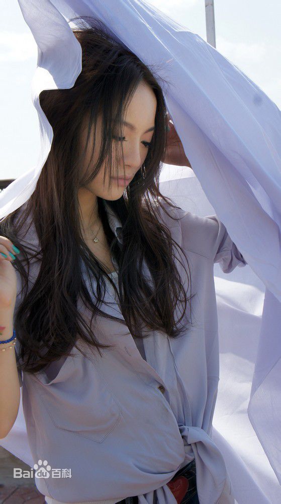 胡灵(Kiki Hu)的个人图册壁纸壁纸