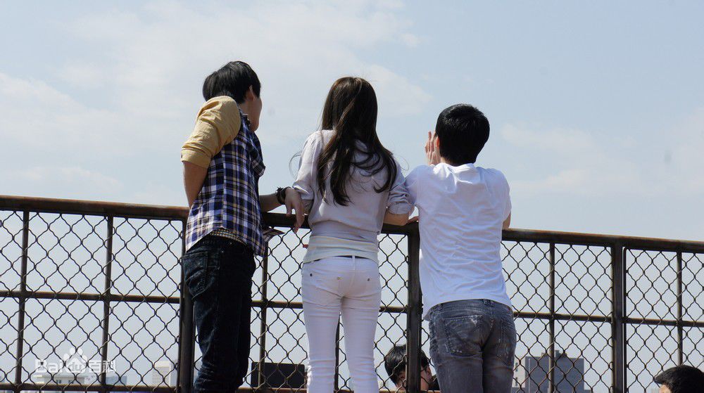 胡灵(Kiki Hu)的个人图册壁纸壁纸