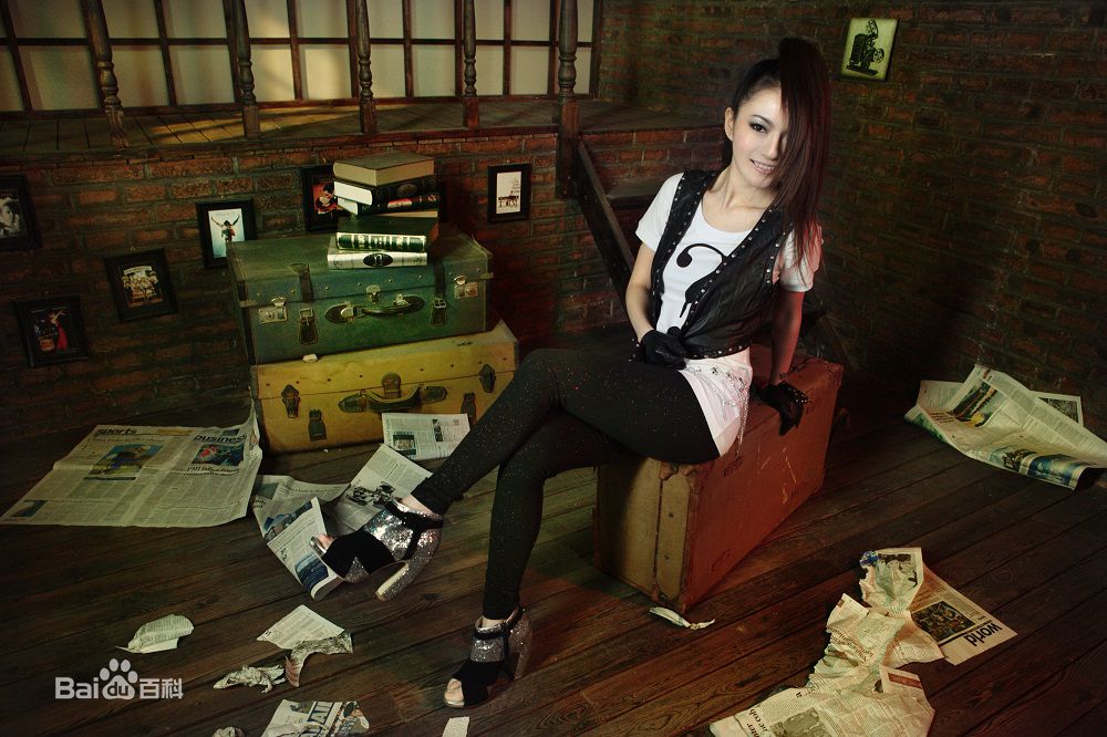 胡灵(Kiki Hu)的个人图册图片图册