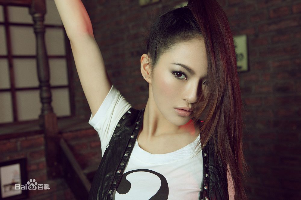 胡灵(Kiki Hu)的个人图册图片图册