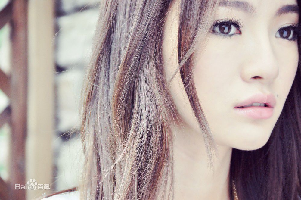 胡灵(Kiki Hu)的个人图册图片图册