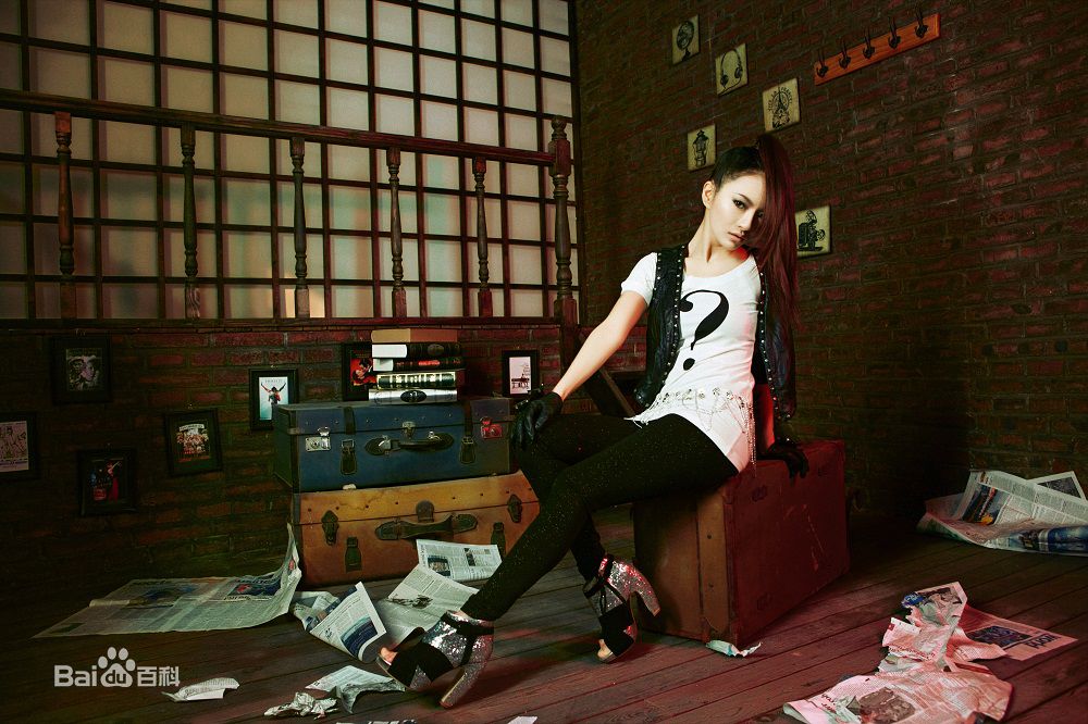 胡灵(Kiki Hu)的个人图册图片图册