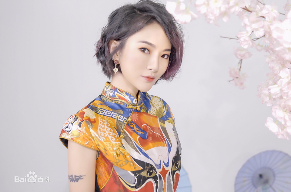 胡灵(Kiki Hu)前后照片