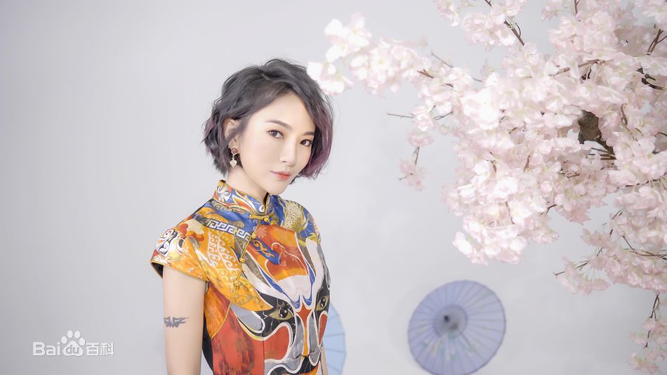 胡灵(Kiki Hu)前后照片