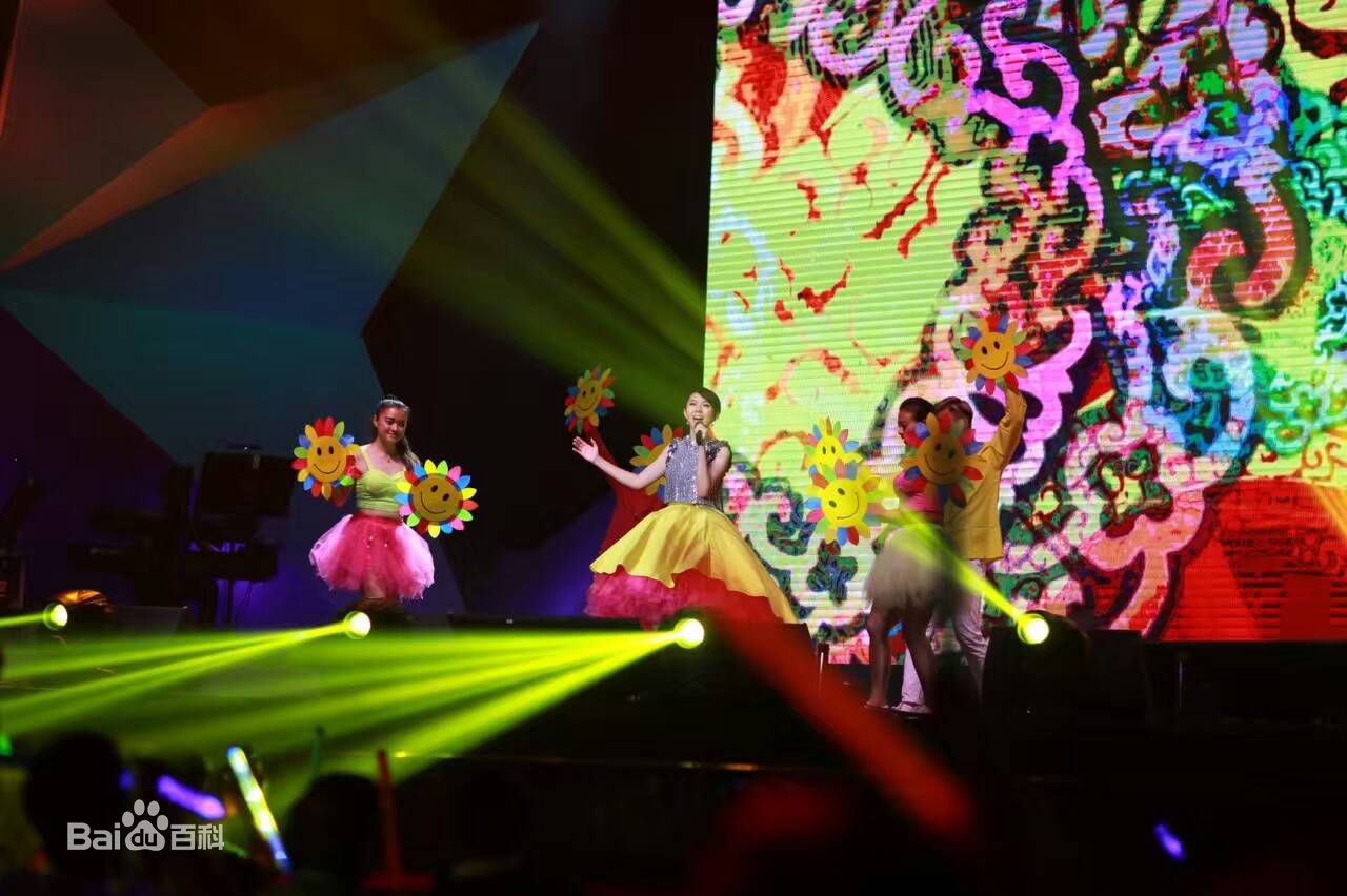 卓依婷(Timi Zhuo)“依然记得”演艺30周年巡回演唱会现场图集素颜照相册