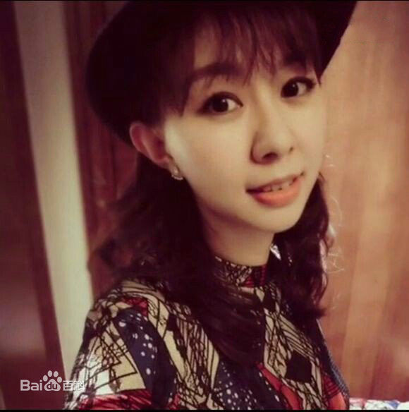 卓依婷(Timi Zhuo)微博照壁纸壁纸