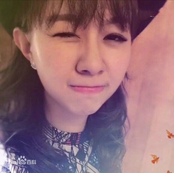 卓依婷(Timi Zhuo)微博照壁纸壁纸