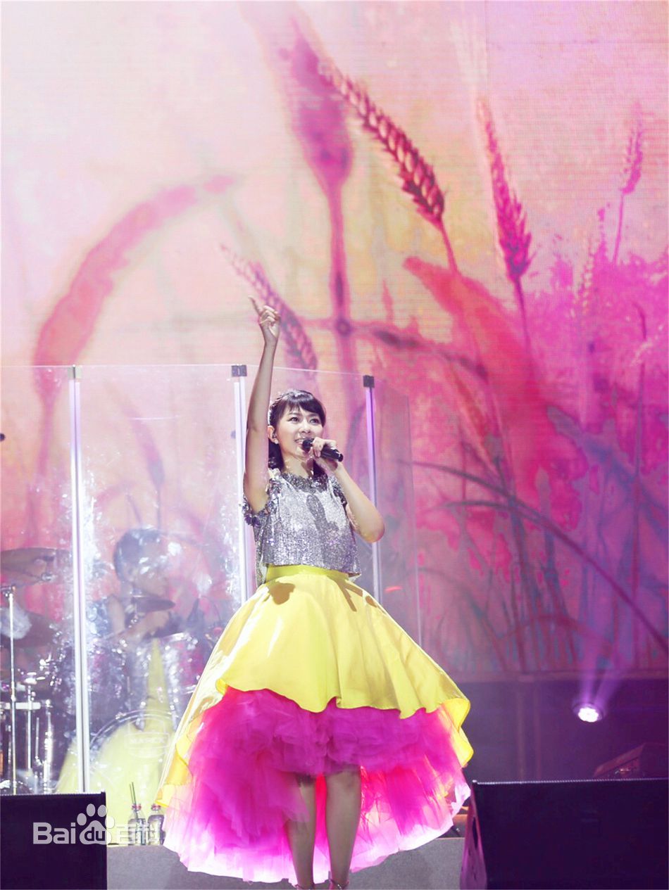 卓依婷(Timi Zhuo)2018年演唱会（晋江站）宣传图生活照相册