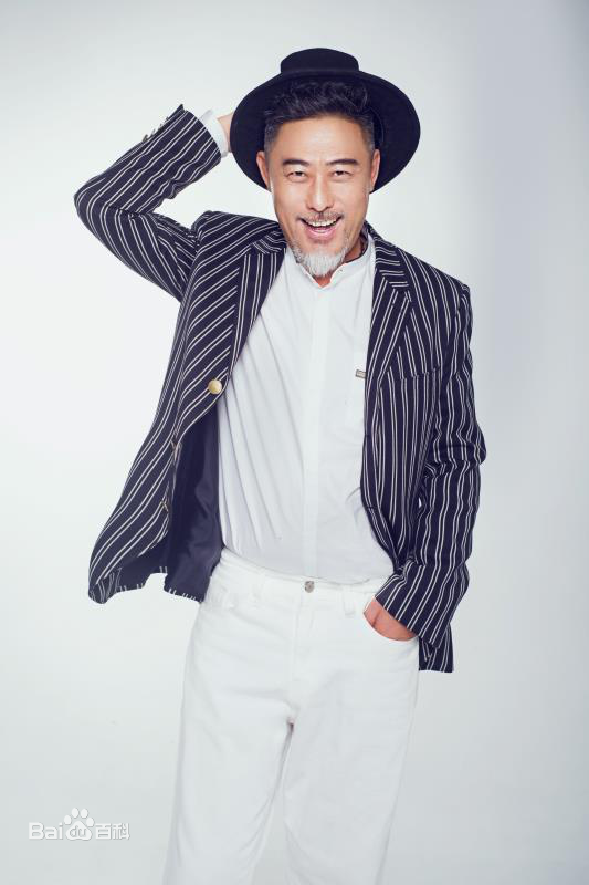 最优质卢勇生活照