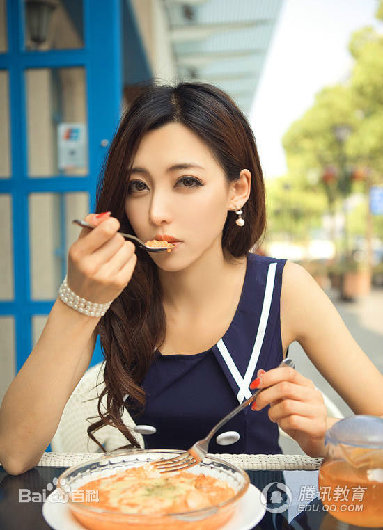 王紫菲图片生活照相册