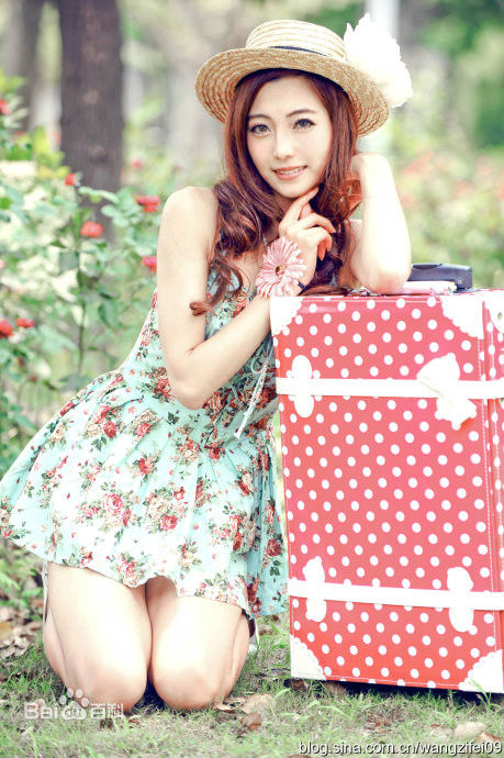 王紫菲微博图片素颜照壁纸