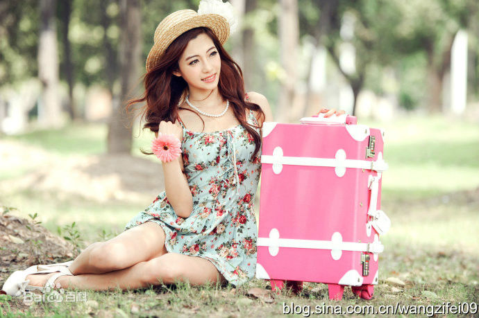 王紫菲微博图片素颜照壁纸