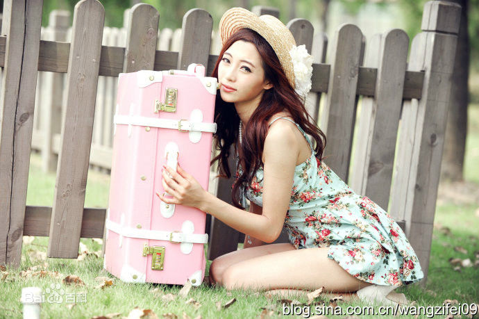 王紫菲微博图片素颜照壁纸