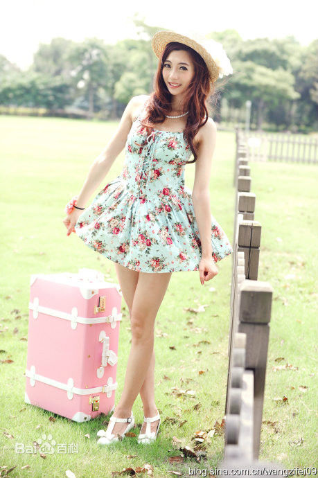 王紫菲微博图片素颜照壁纸