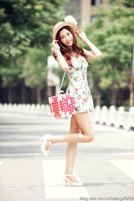 王紫菲微博图片素颜照壁纸