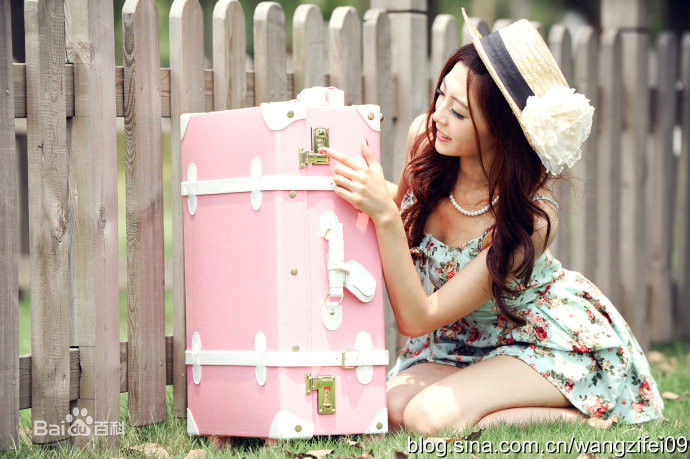 王紫菲微博图片素颜照壁纸