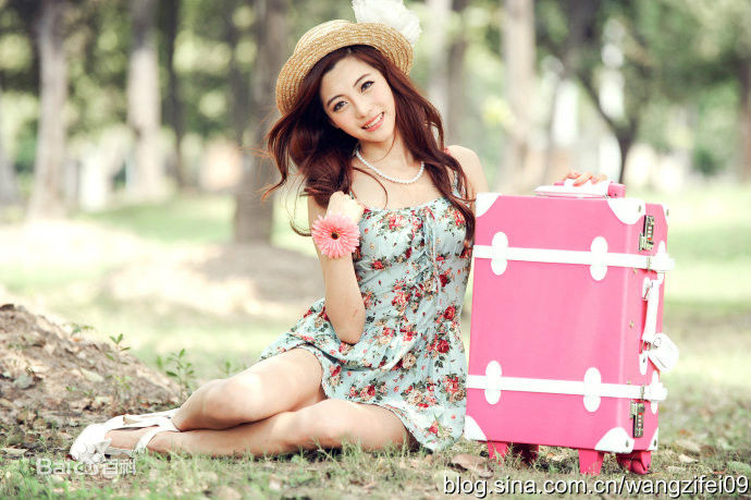 王紫菲微博图片素颜照壁纸