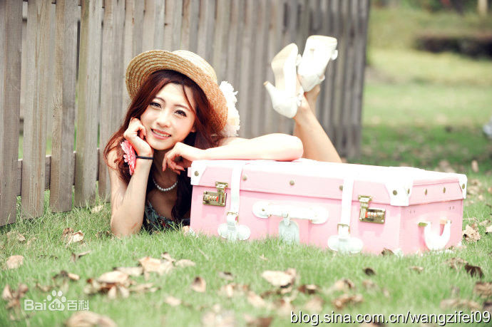 王紫菲微博图片素颜照壁纸