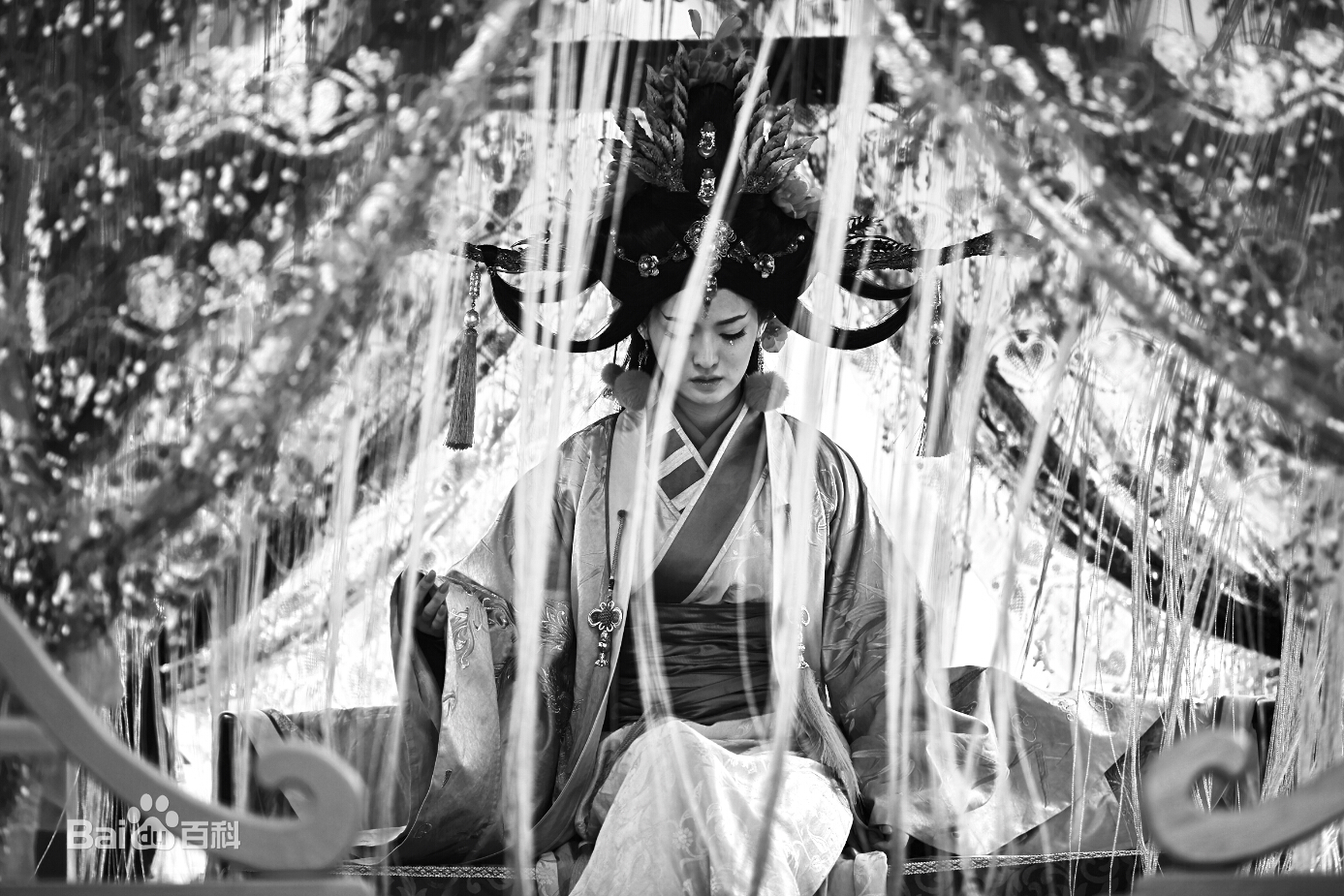 最优质梦秦在电影《微微》小雨妖妖中的相册