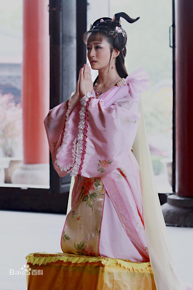 最新乔乔在《活佛济公》中的图集